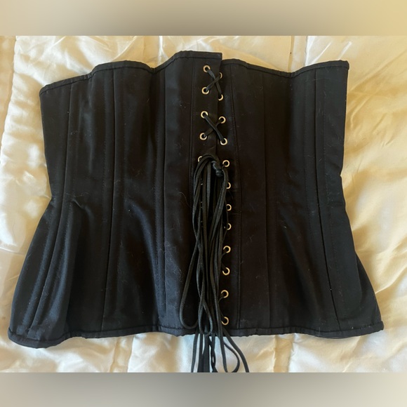Steel boned Under-bust Waist Trainer Corset - Curved Hem and Hip Panels. - Picture 2 of 6